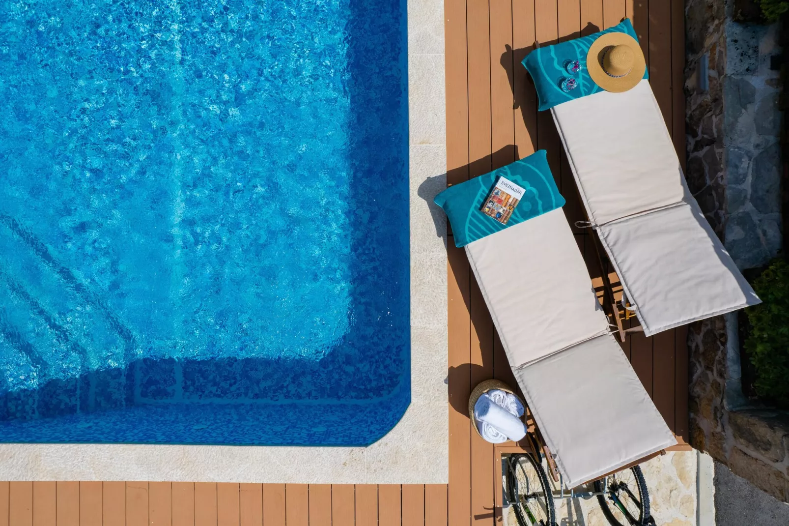 VILLA OLD HOUSE - Zwembad