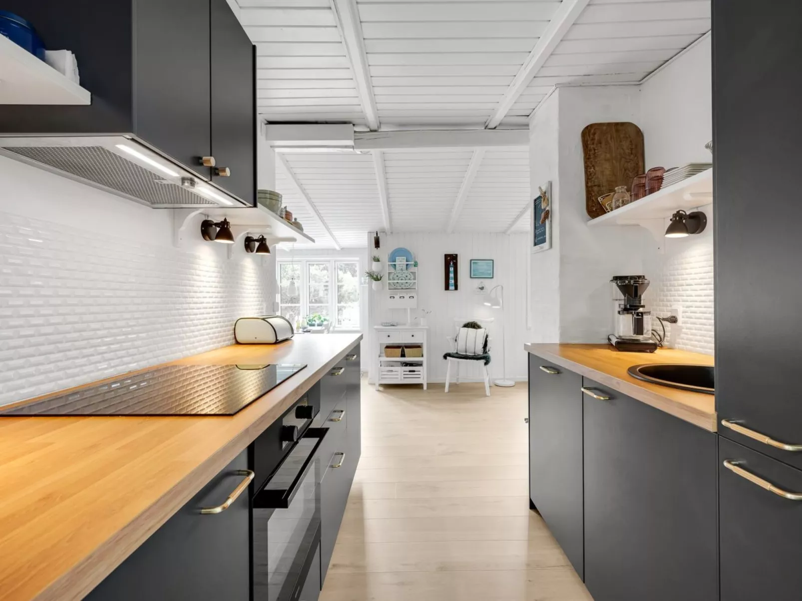 "Suoma" - 800m from the sea - Binnen