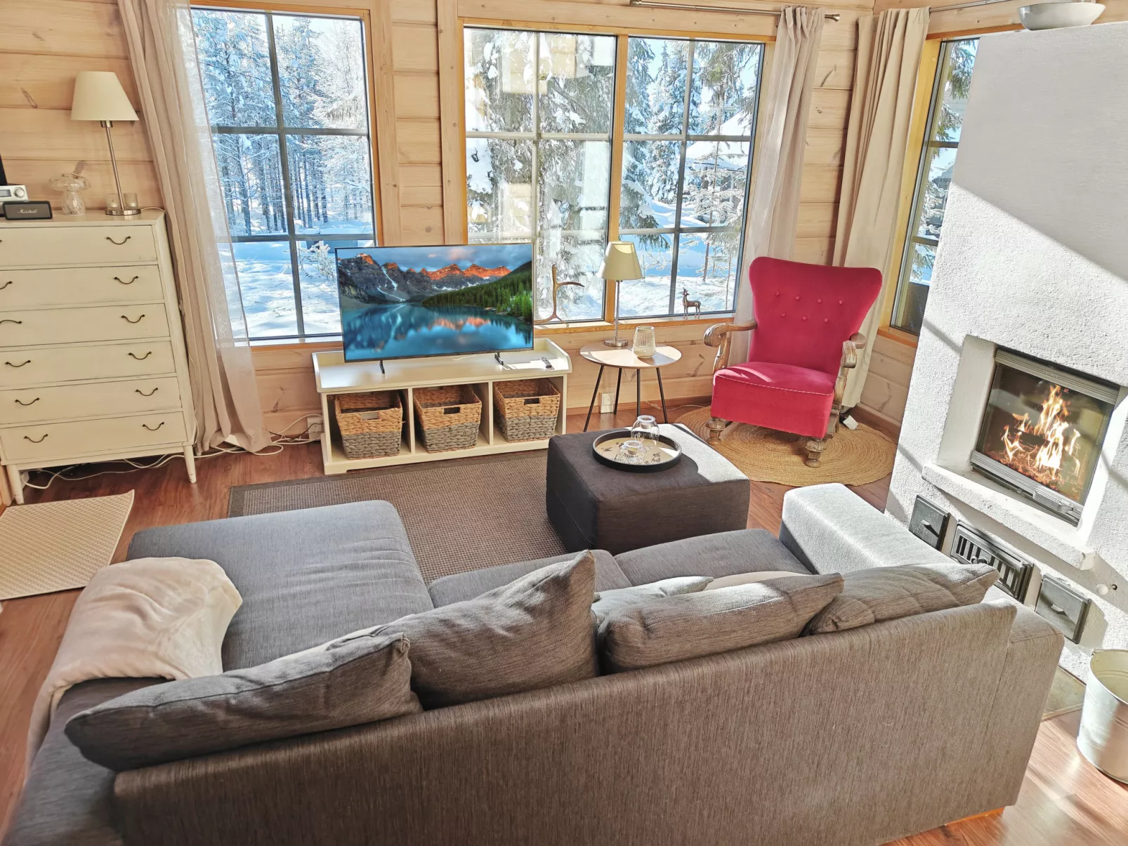 Ihtingin koskikara - Binnen