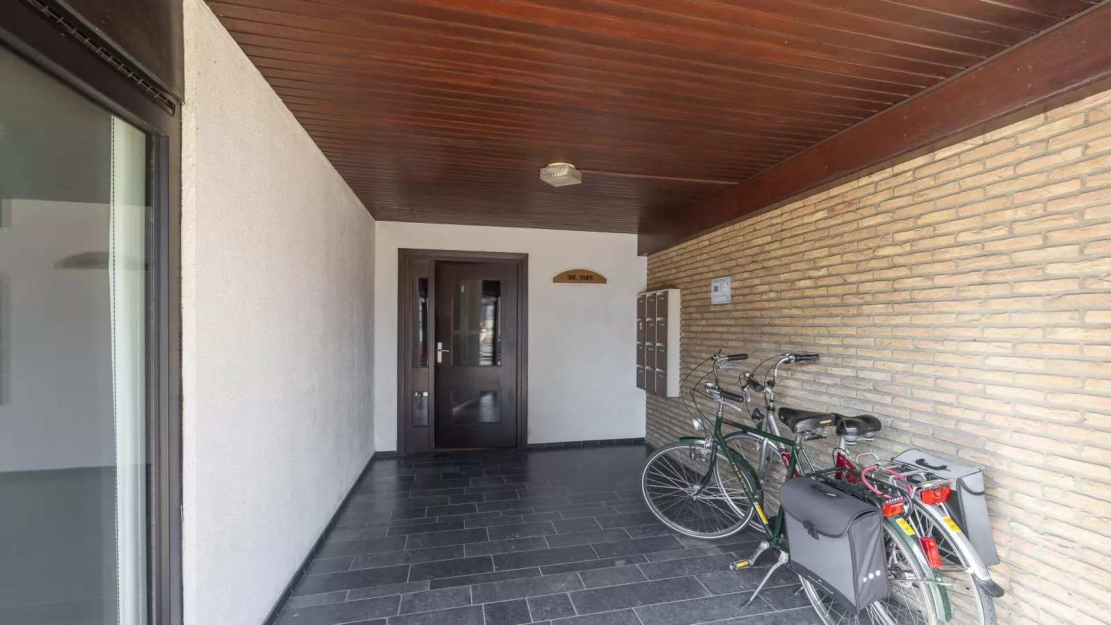 Royal - 0101 - Buitenlucht