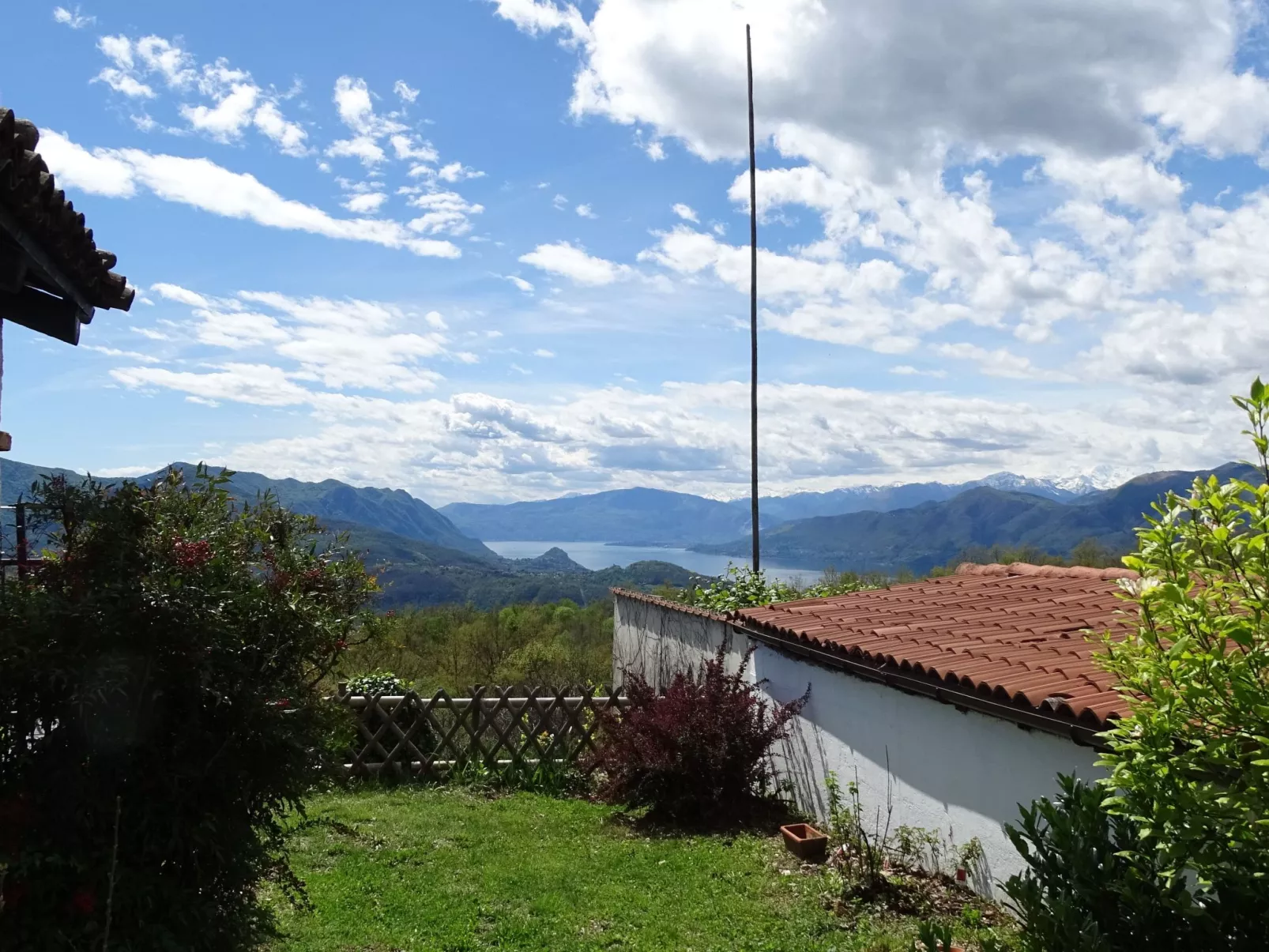 Villa mit geschlossenem Garten und schöner Aussi - Image-tags.info