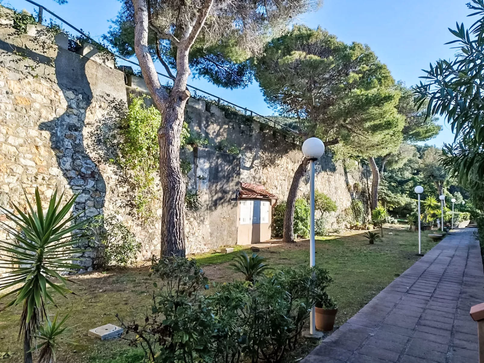 Rosa di sera - Buiten