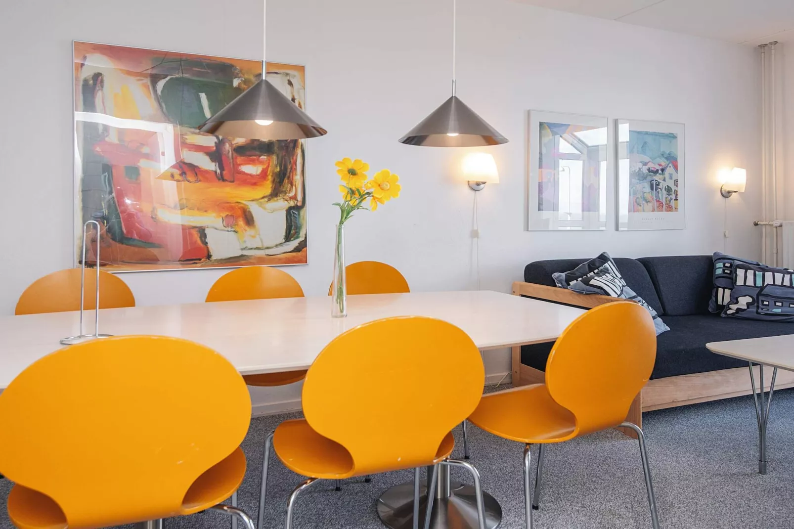 2 rooms w/partially seaview - Binnen