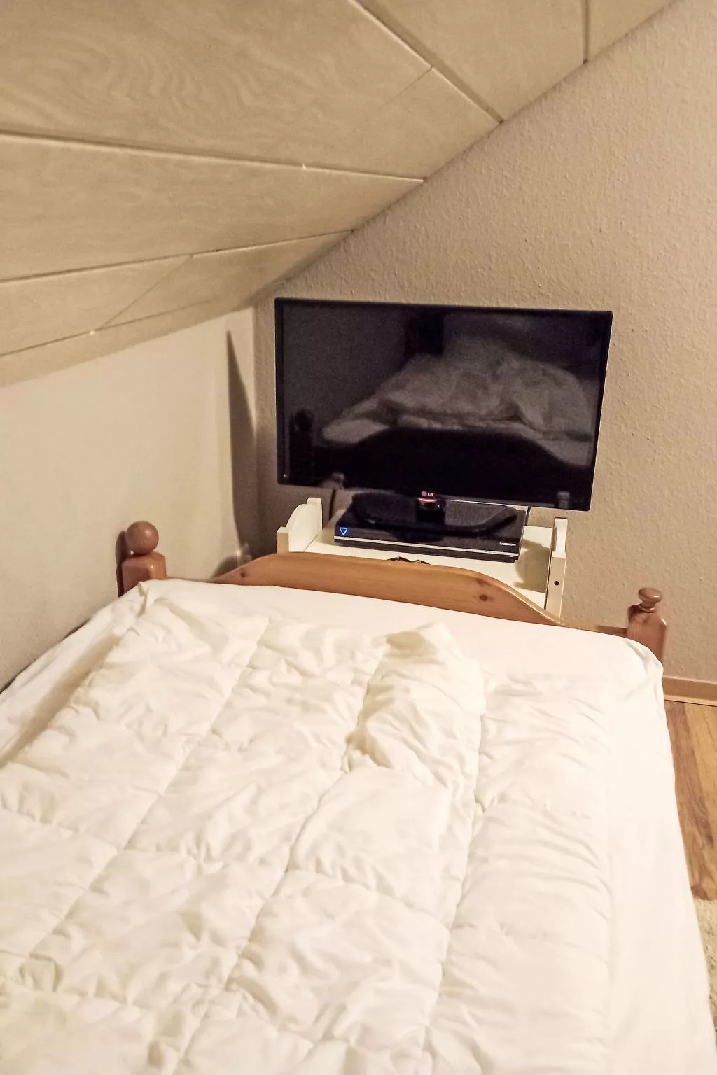 Dorf 4/ Haus 27 - Binnen