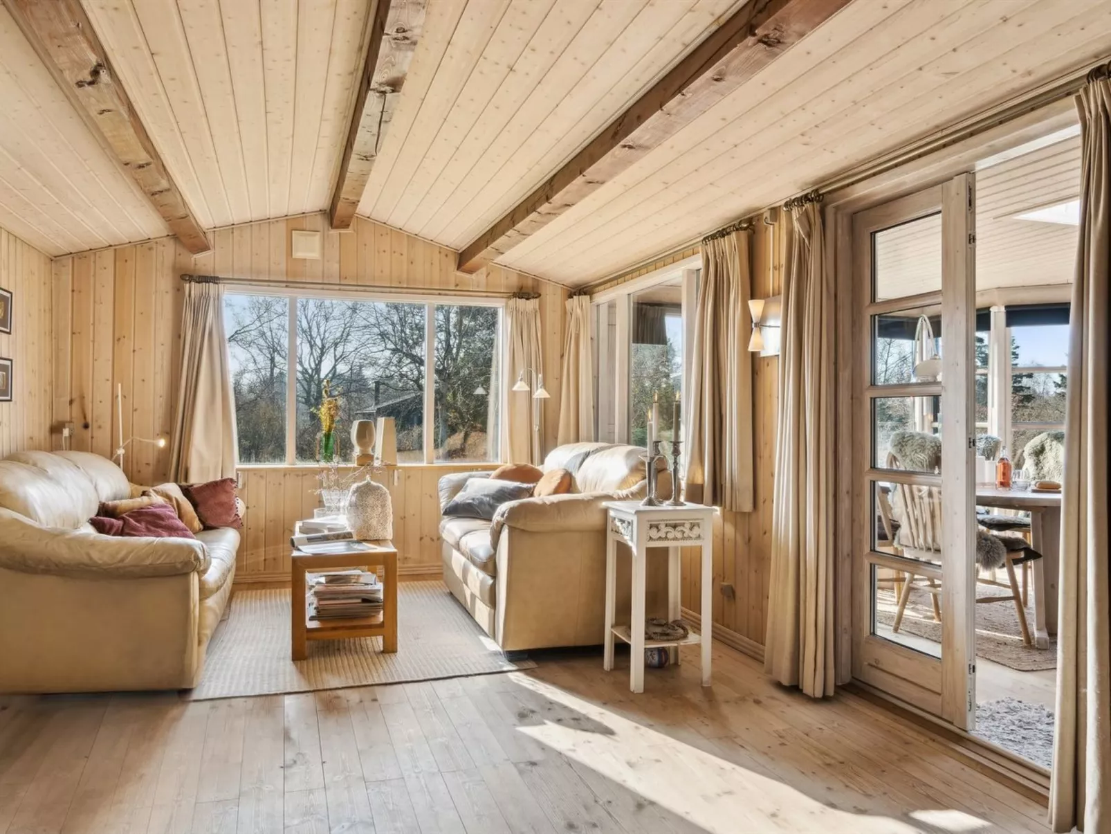 "Arlina" - 750m from the sea