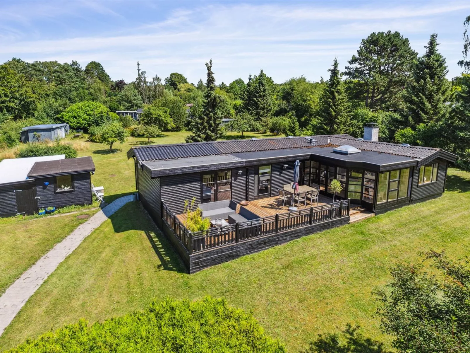 "Arlina" - 750m from the sea