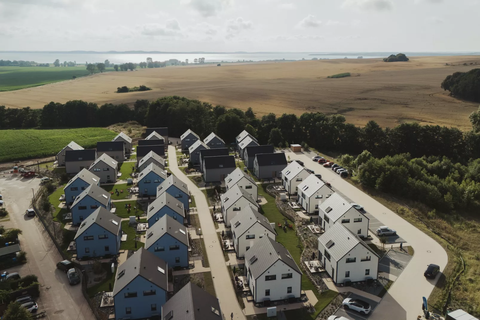 Rügen Resørt Sagard - XXL 2 Doppelhäuser - Buitenkant zomer