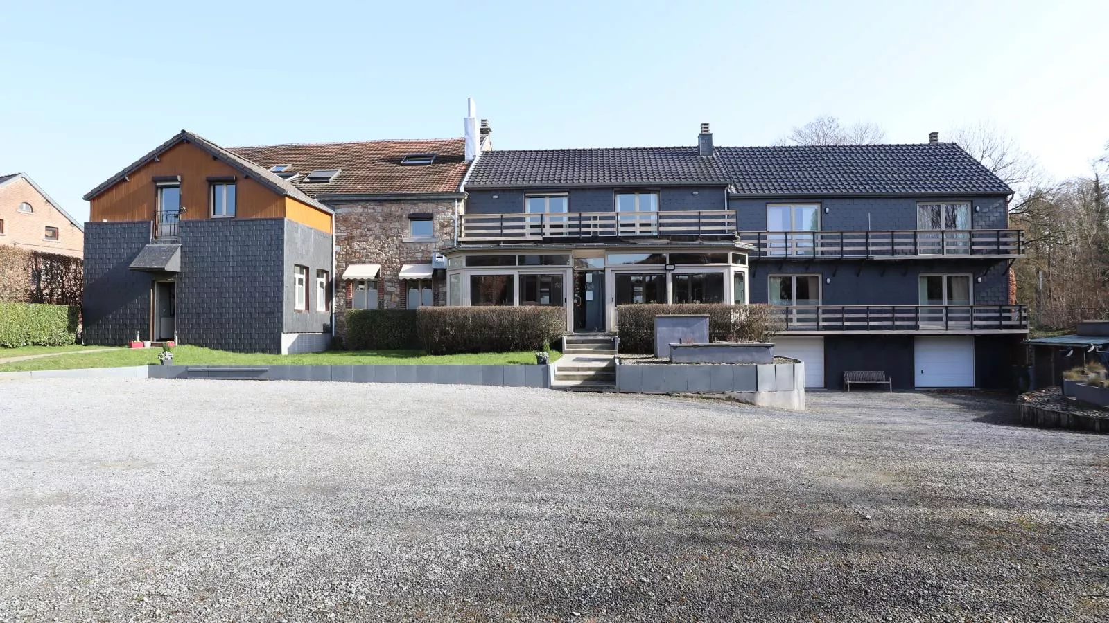 Le Petit Vallon - Buitenkant zomer