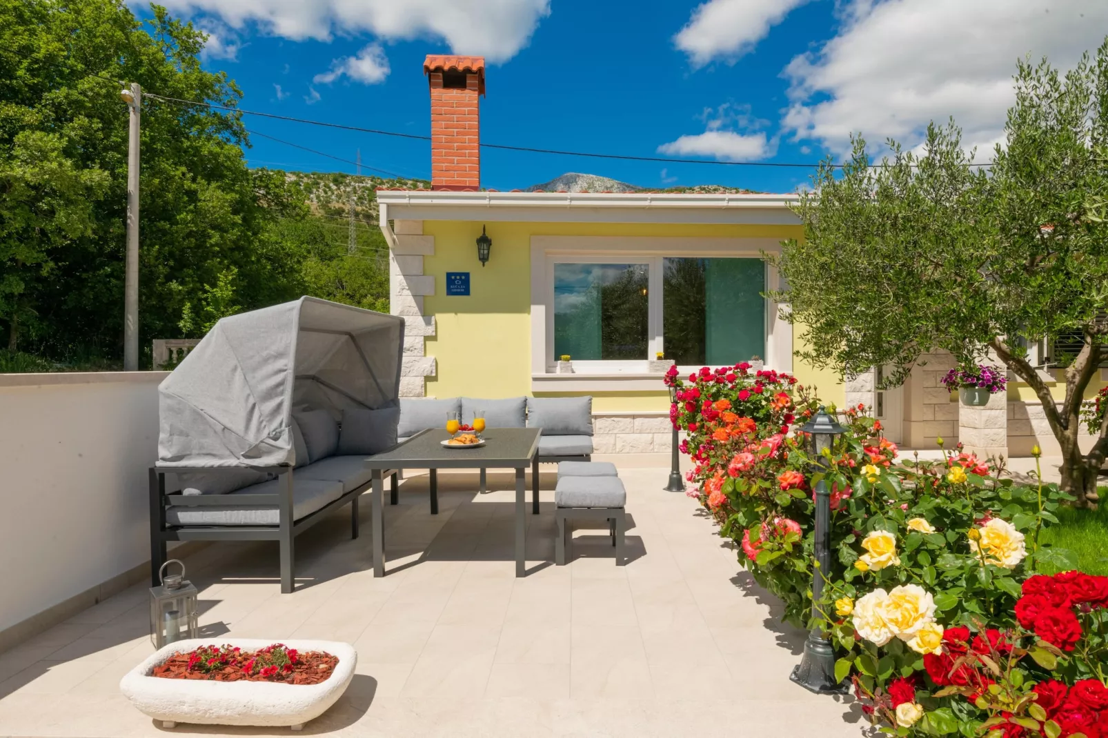 Holiday Home Maslina - Buitenkant zomer