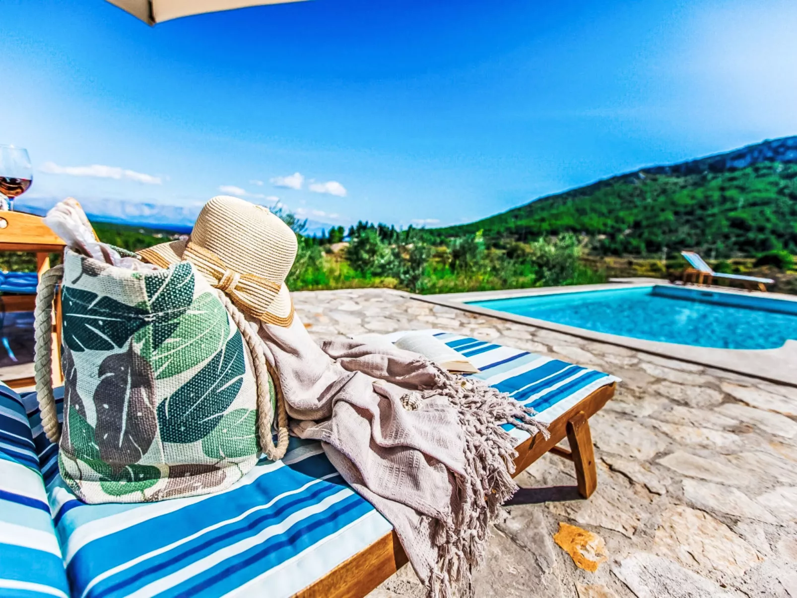 Natura with private pool - Buiten