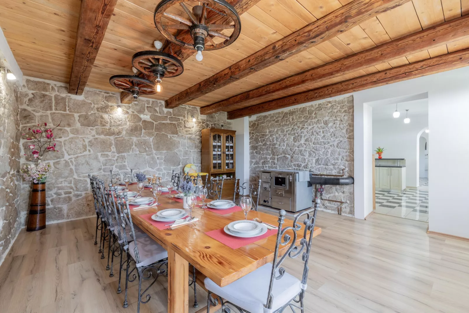 Villa Lavandis - Eetkamer