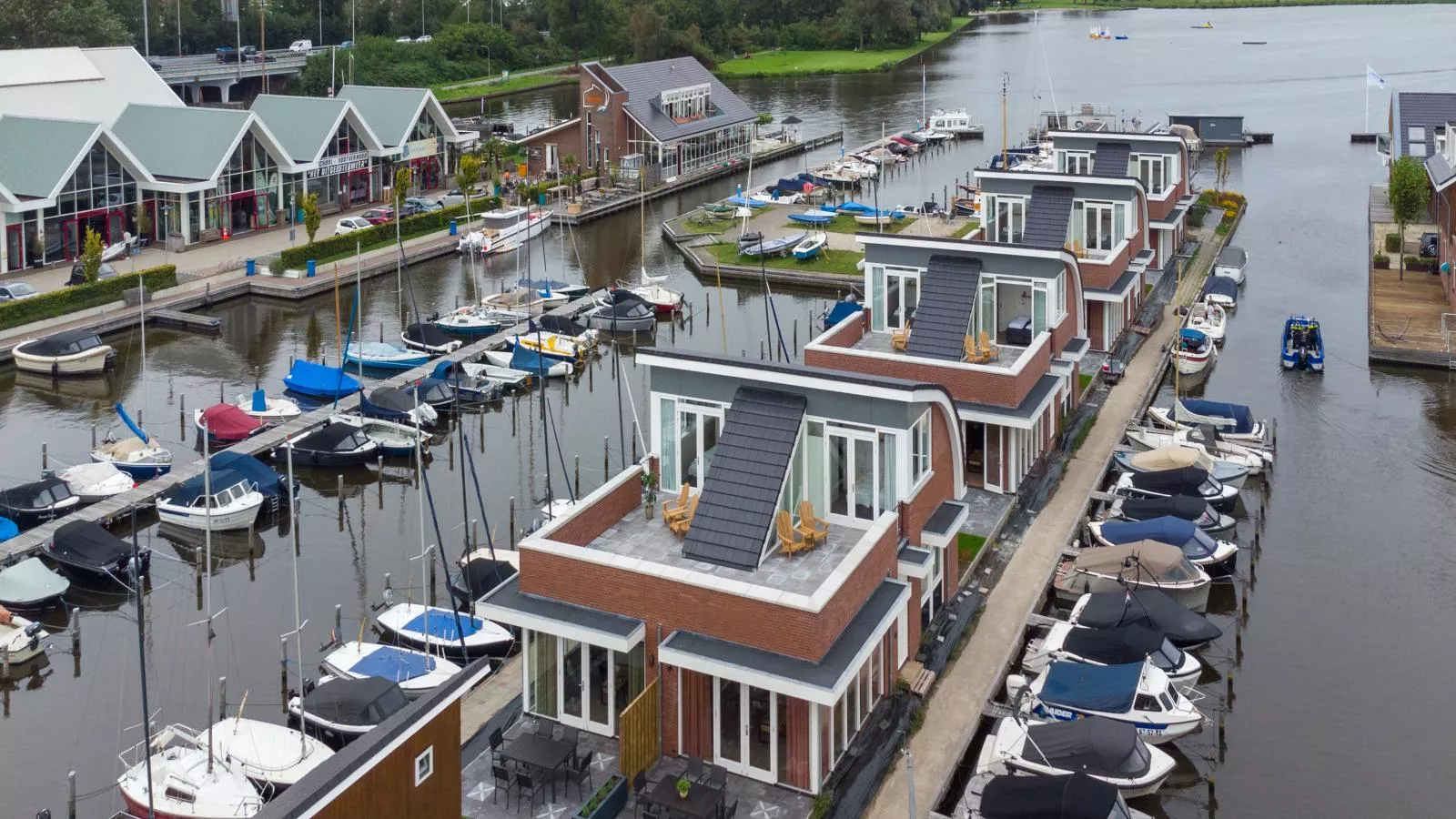 Lakehouse I-Buitenkant zomer