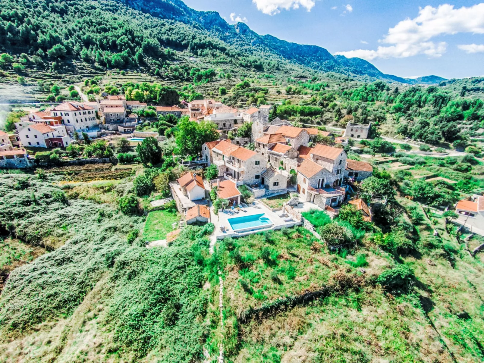 Natura with private pool - Buiten