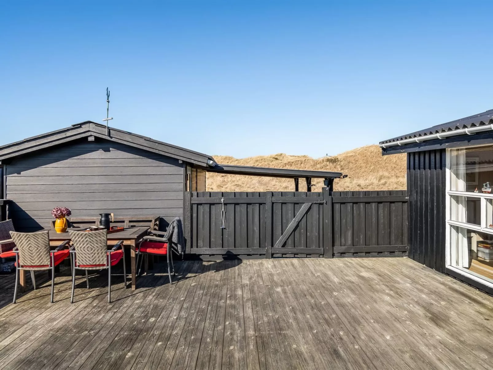 "Valpuri" - 150m from the sea - Buiten