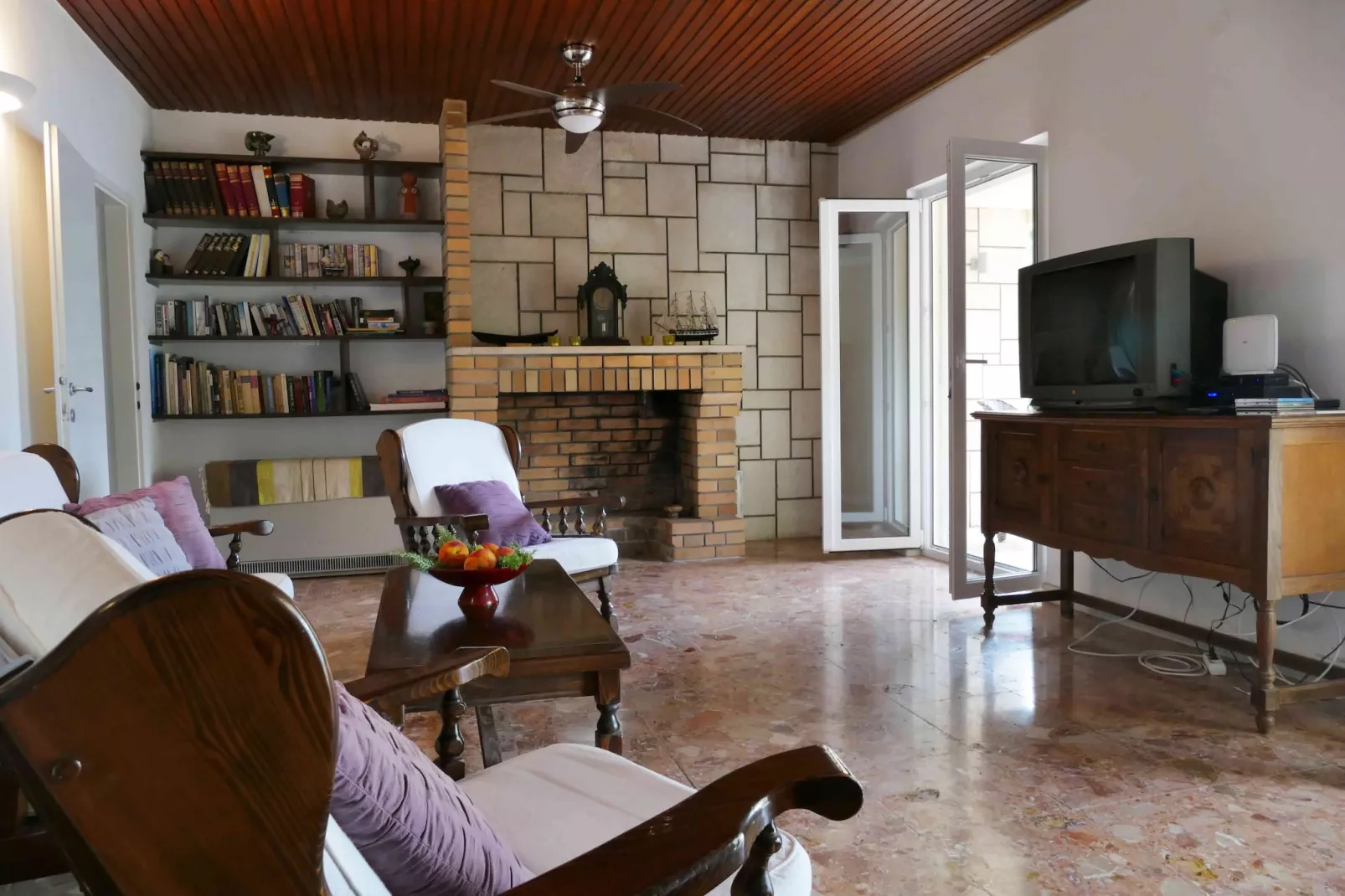 Beach House Nono - Four Bedroom Villa with Swimming Pool