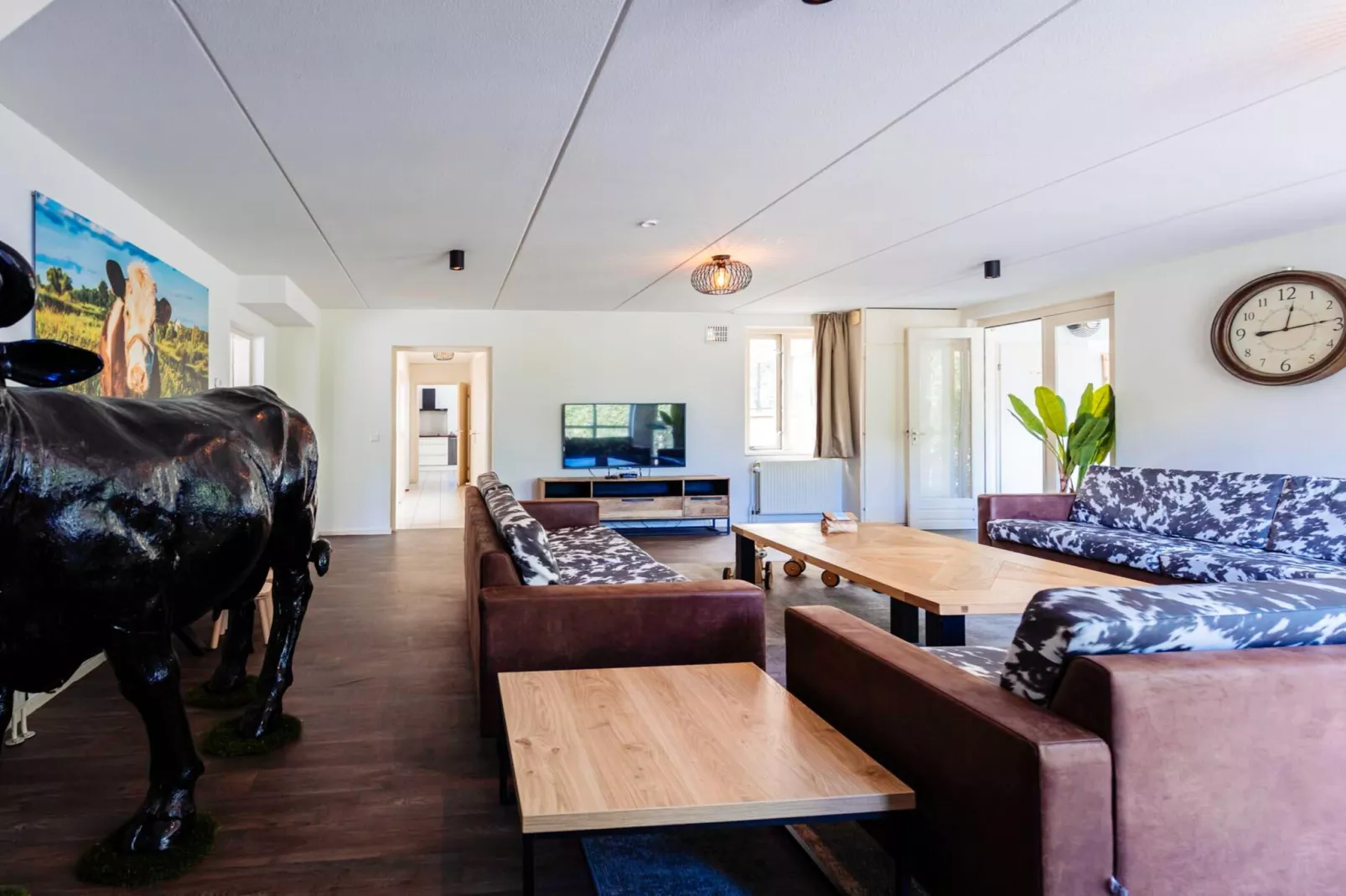 16 - Persons Family bungalow - Woonkamer