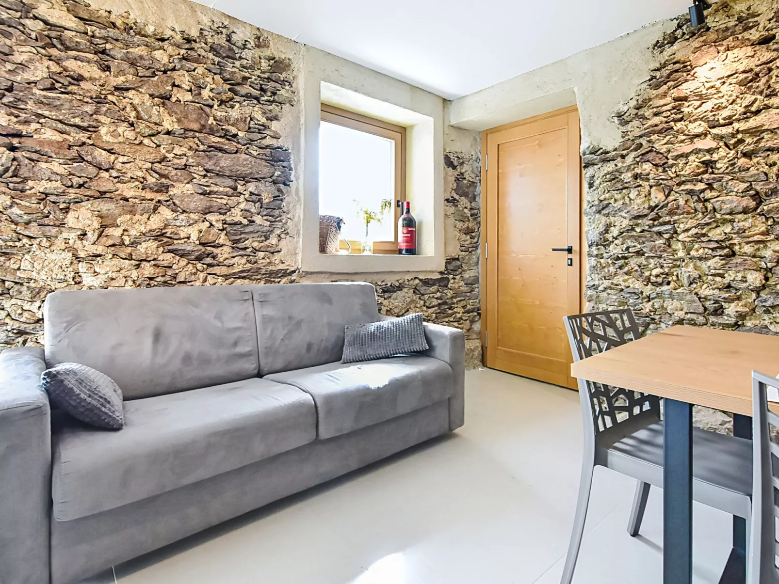 Al Vignale - La Grotta - Binnen