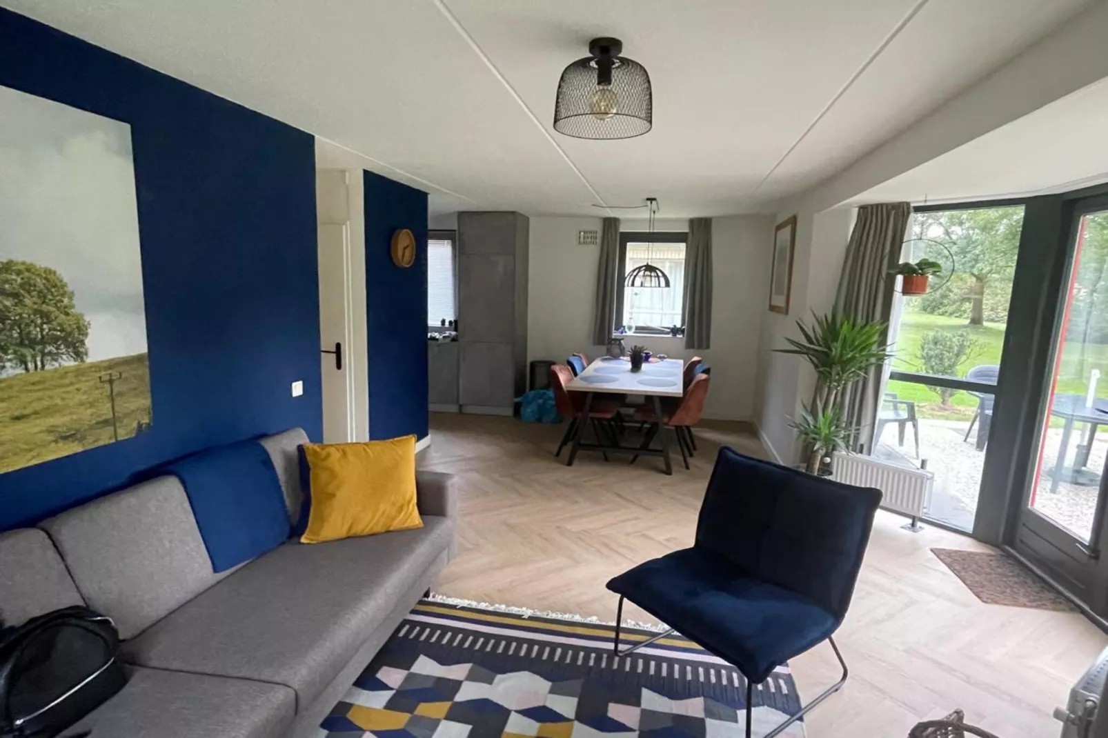 6 - Persons Lakeside Bungalow (copy) - Woonkamer