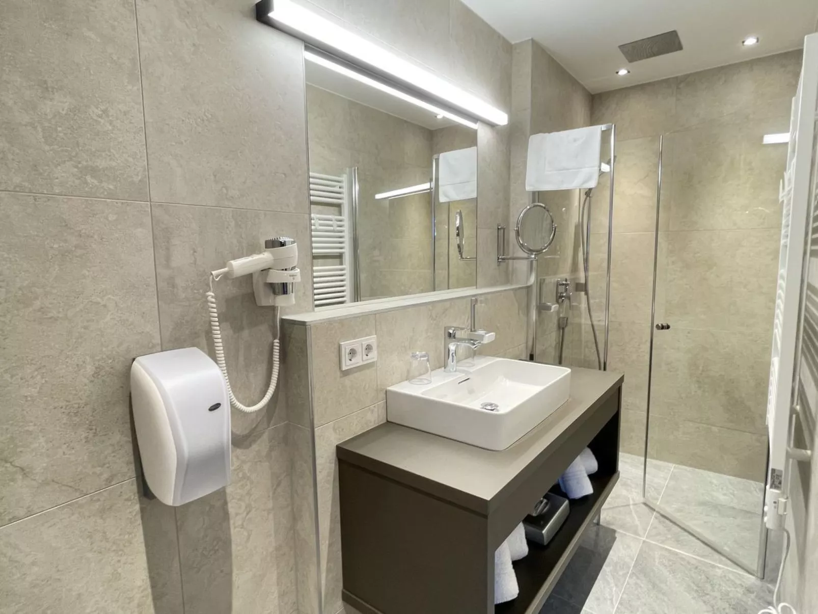 3_SPA - Poolside Superior 726 - Binnen