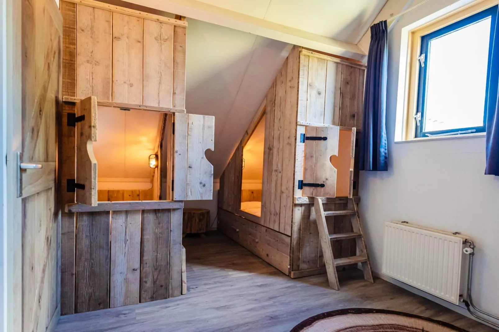 6 - Persons Lakeside Child-friendly Bungalow - Overloop