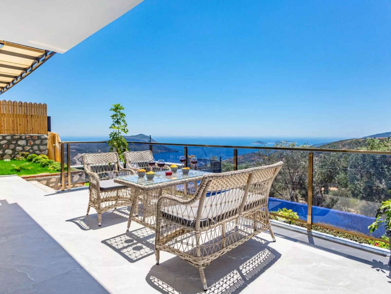 Villa Bajon mit Infinitypool und Meerblick - Buiten