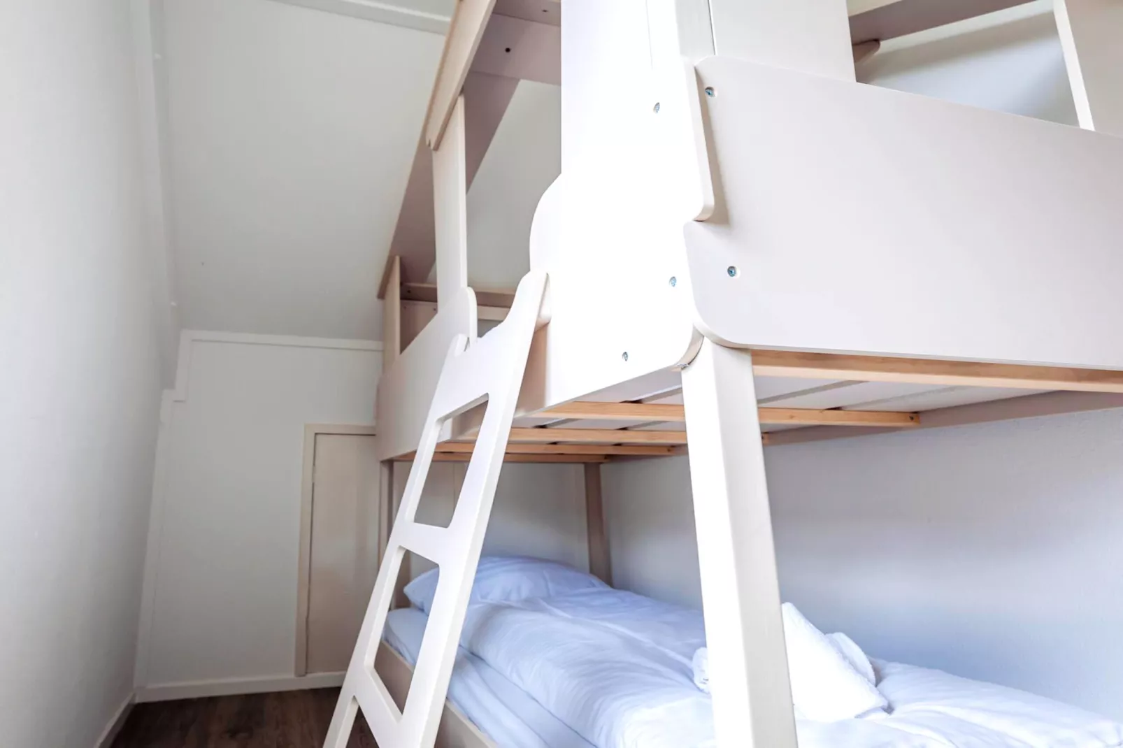 8 - Persons Family bungalow - Slaapkamer