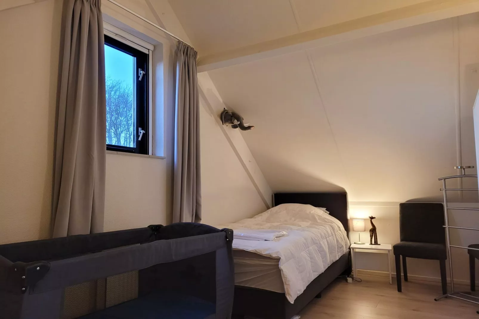 6 - Person Forest Pet & Family Bungalow - Slaapkamer