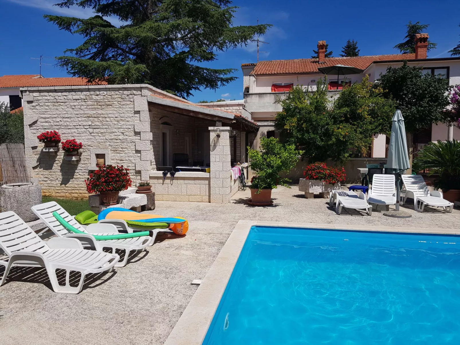 Wohnung mit Schwimmbad - Image-tags.info