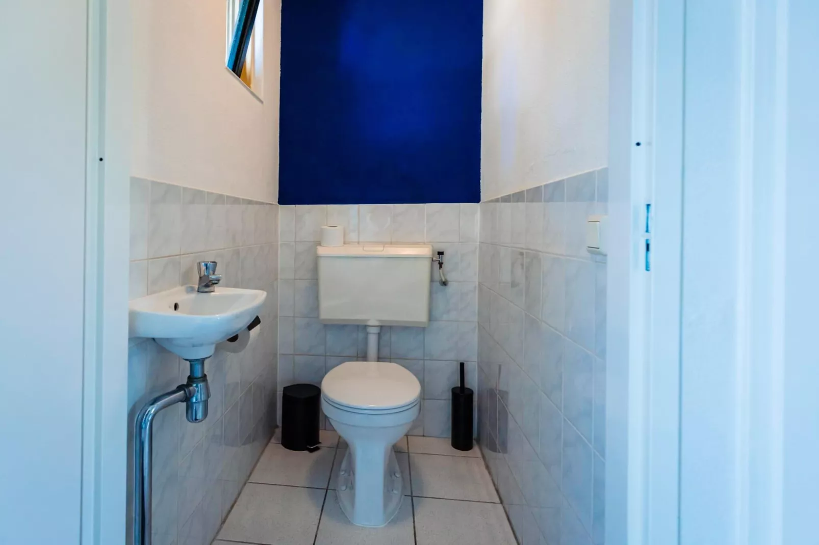 6 - Persons Lakeside Child-friendly Bungalow - Badkamer