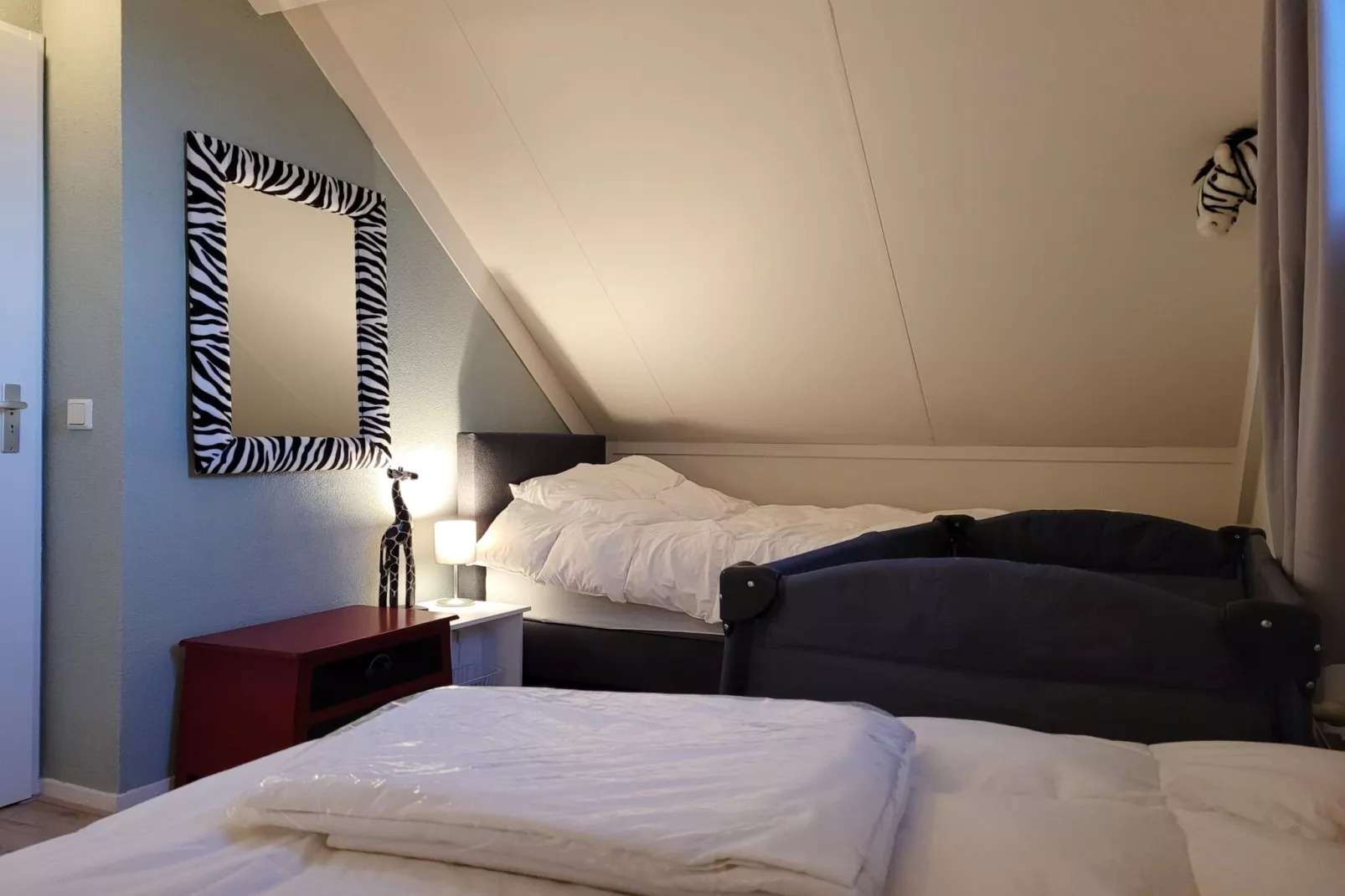 6 - Person Forest Pet & Family Bungalow - Slaapkamer