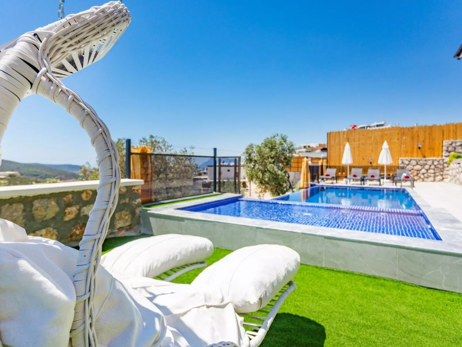 Villa Bajon mit Infinitypool und Meerblick - Buiten