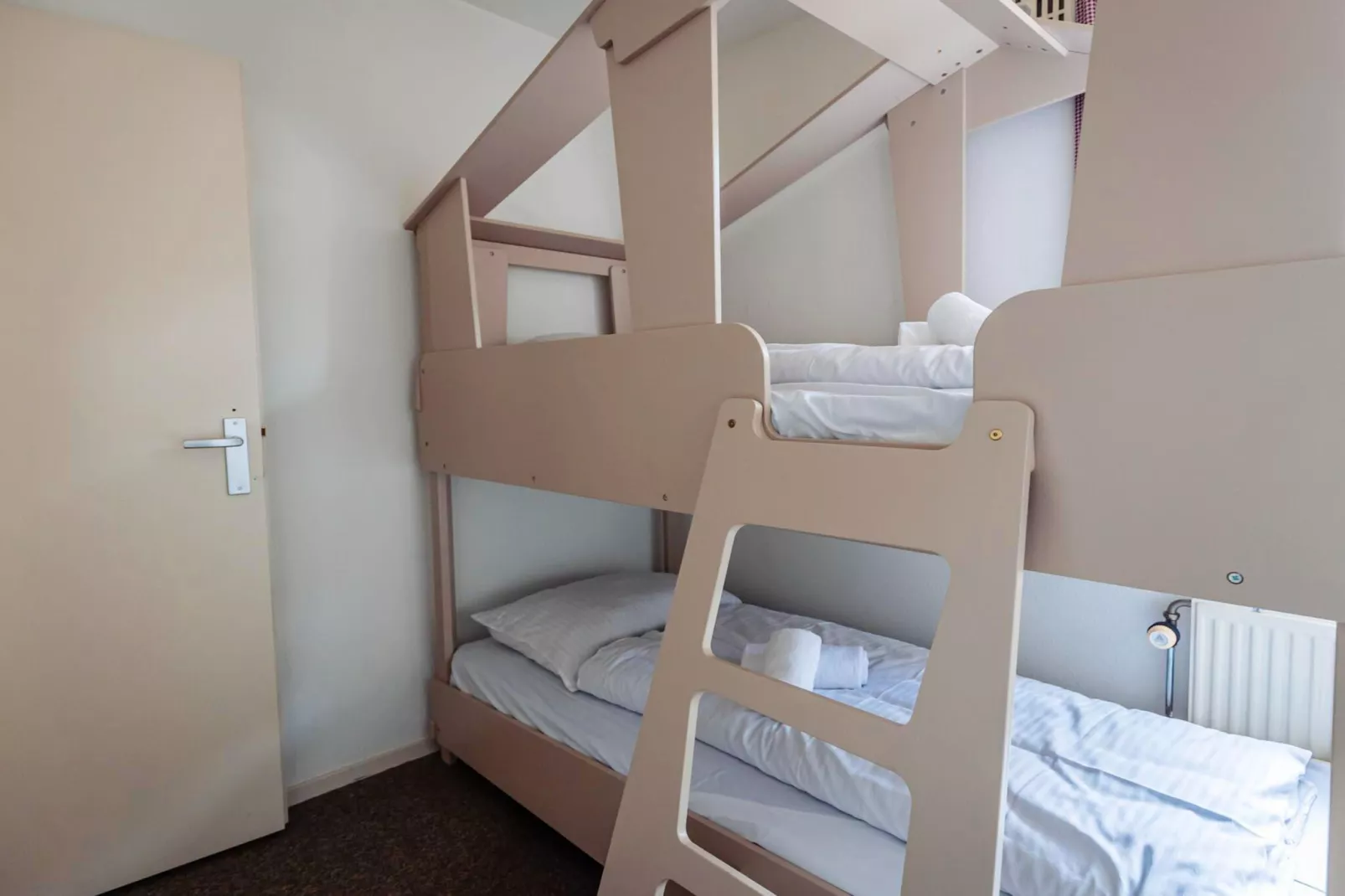 16 - Persons Family bungalow - Slaapkamer