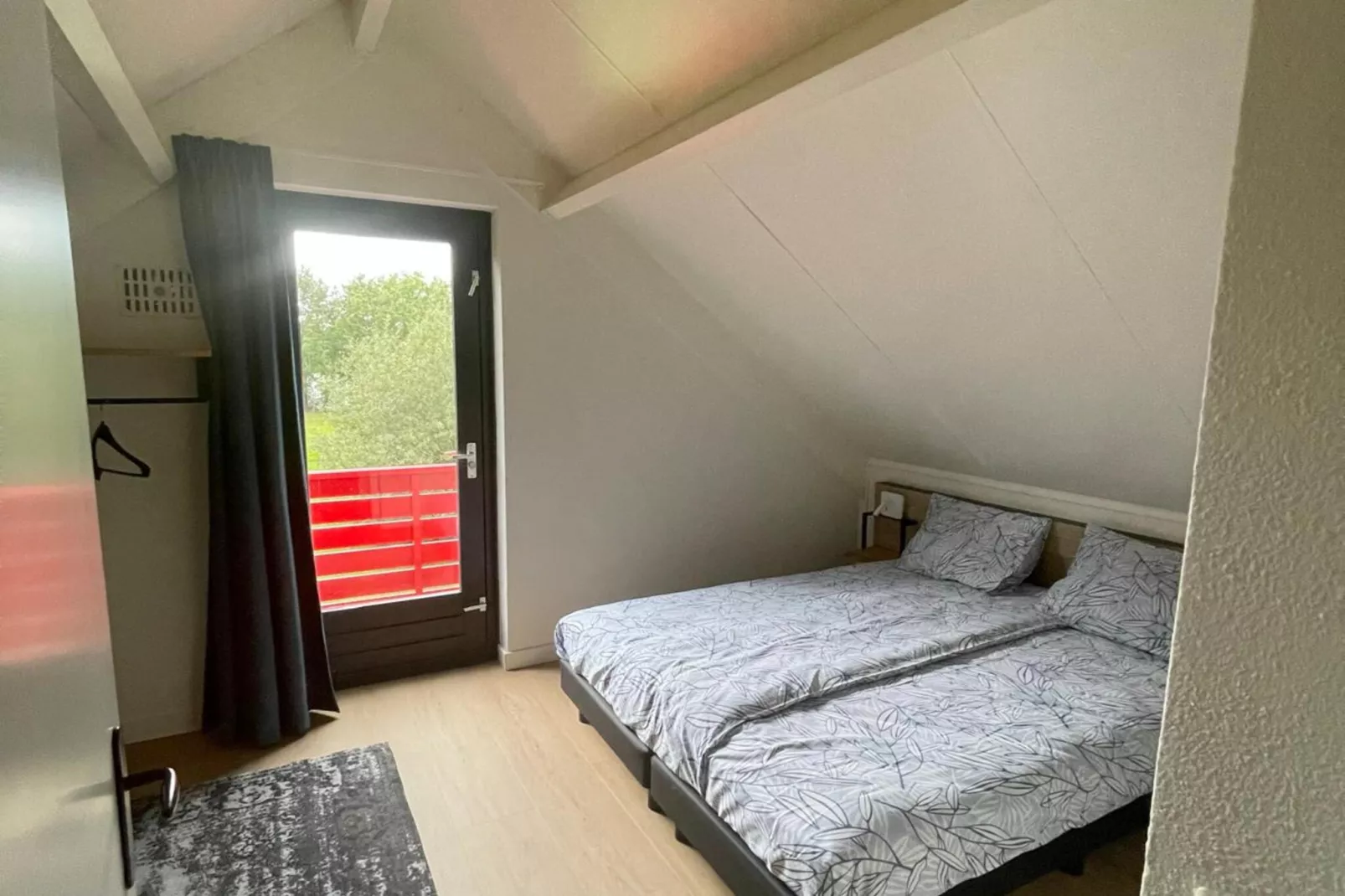 6 - Persons Lakeside Bungalow (copy) - Slaapkamer
