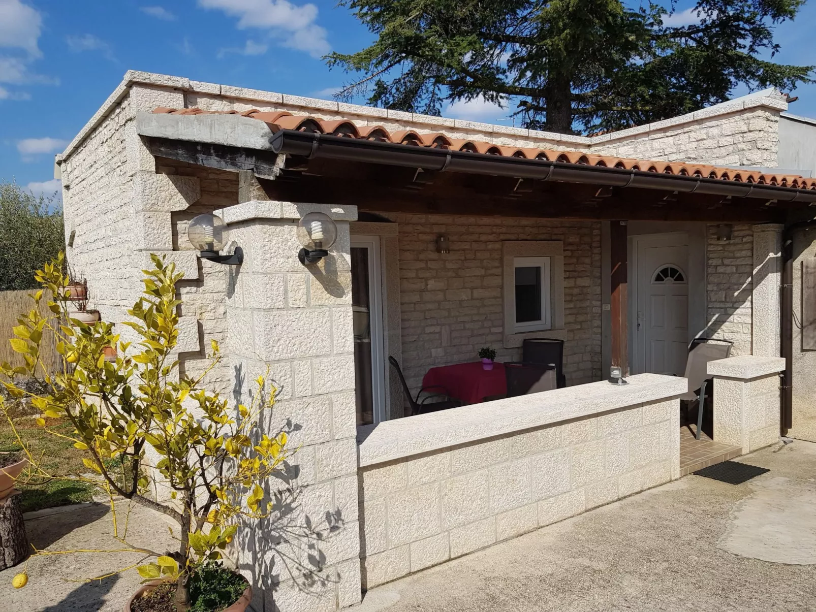 Wohnung mit Schwimmbad - Image-tags.info