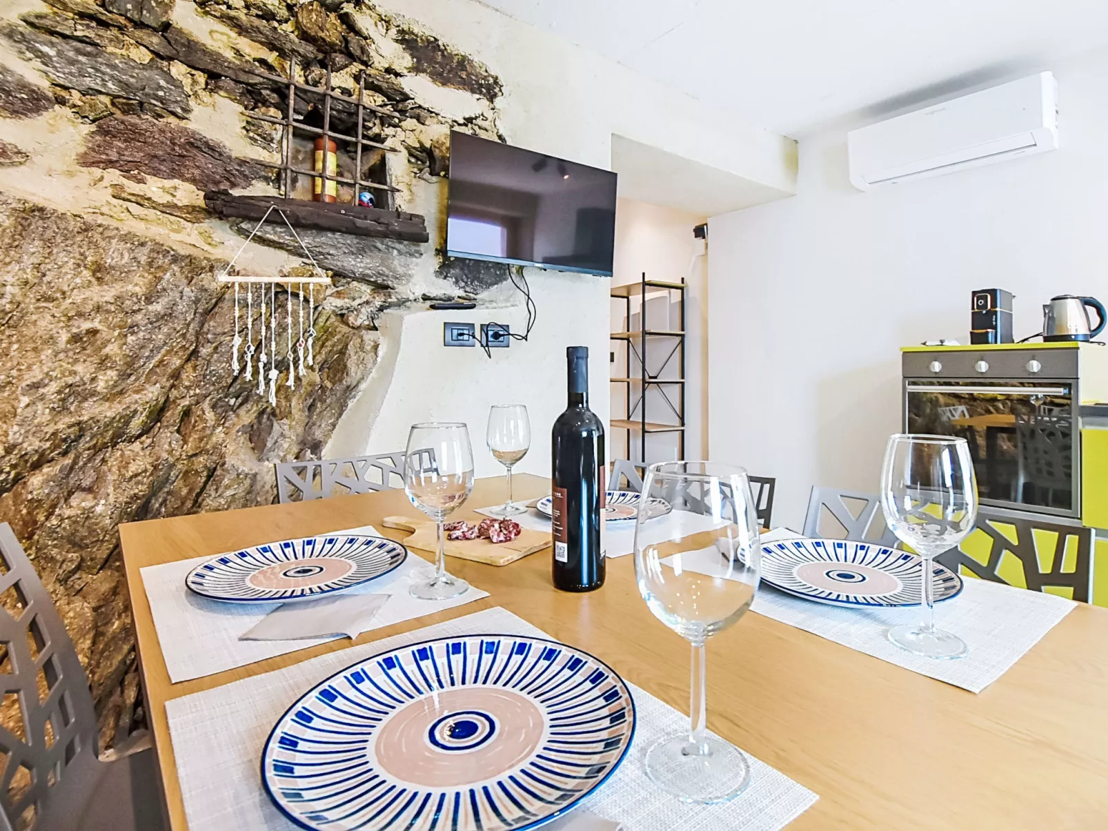 Al Vignale - La Grotta - Binnen