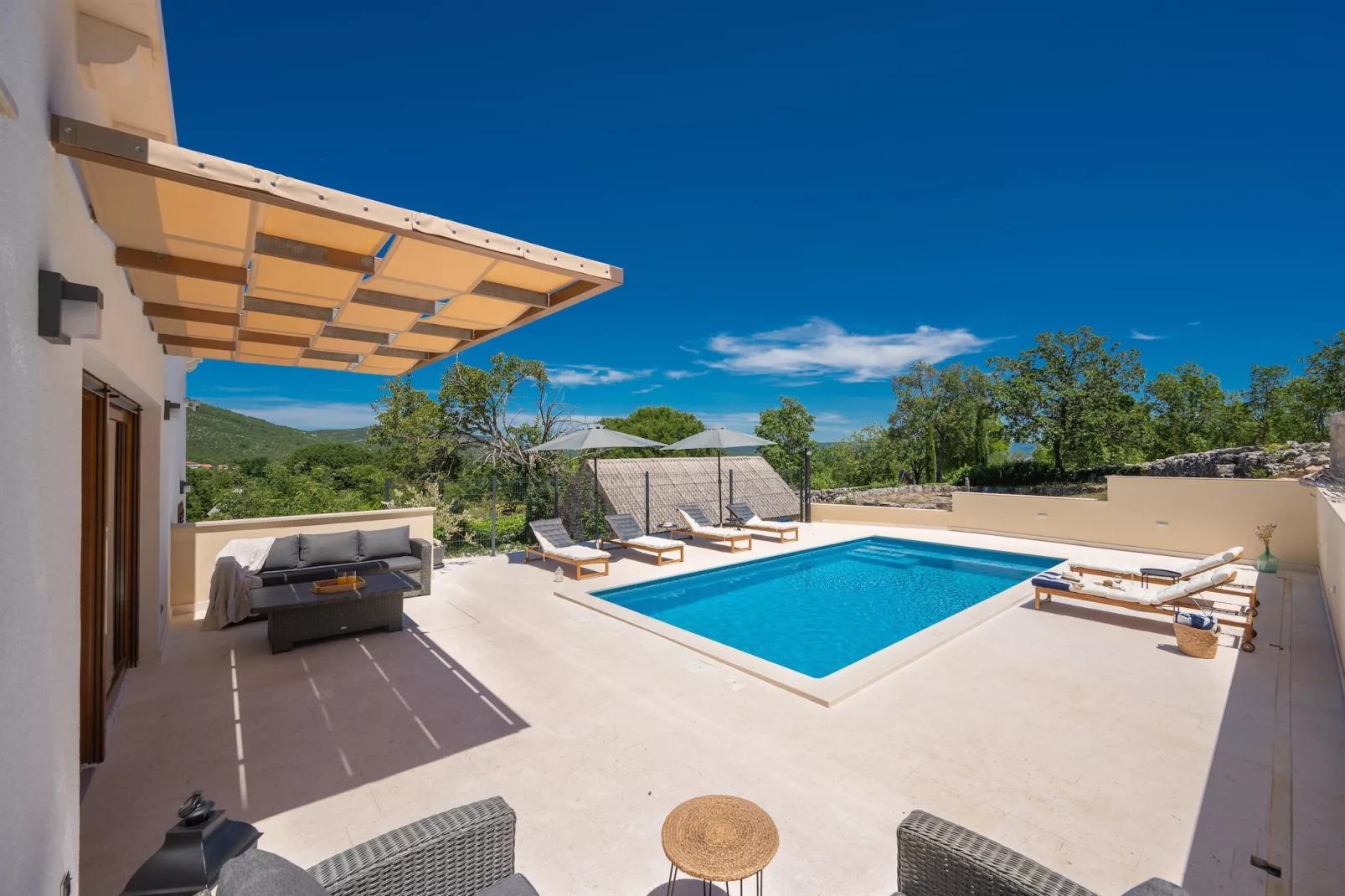 UNIQUE VILLA PIETRA - Zwembad