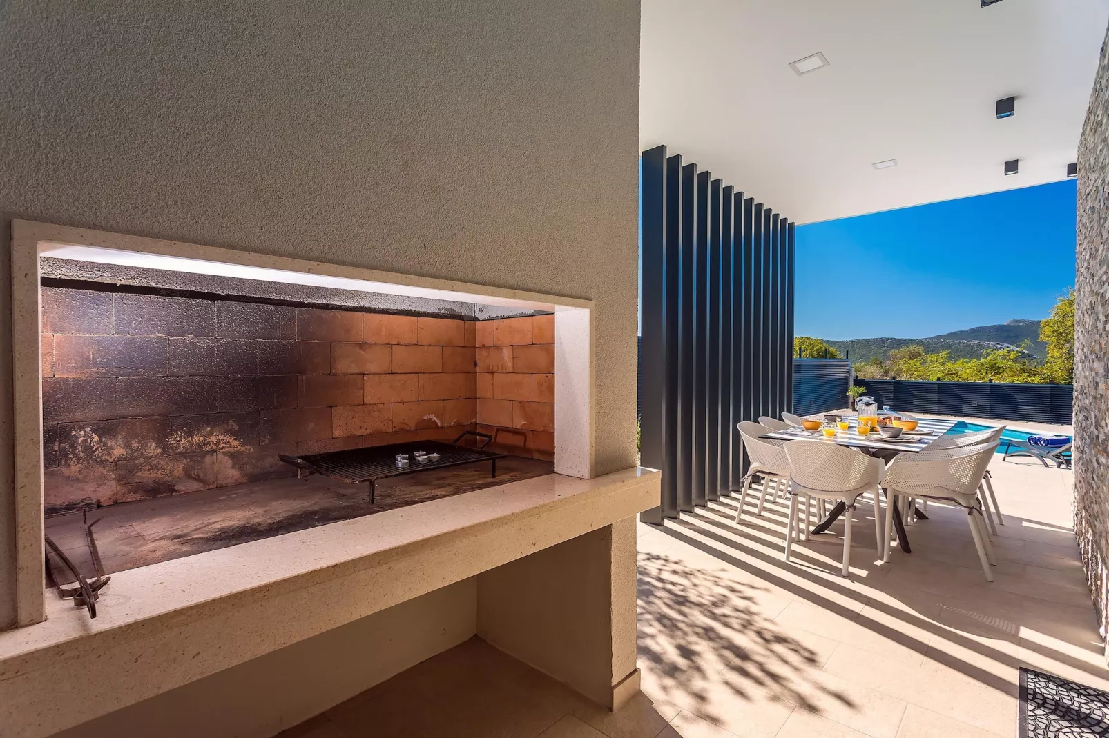 VILLA CASA MIA LUXURY RETREAT WITH SWIMMING POOL - Eetkamer