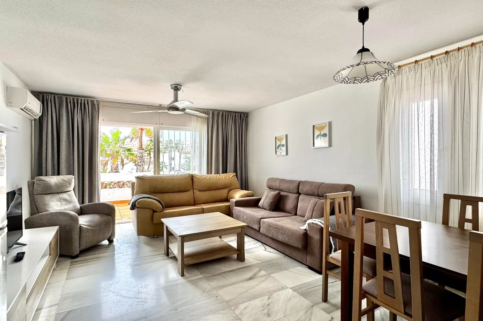 Golf Center 13 1-24 - Woonkamer