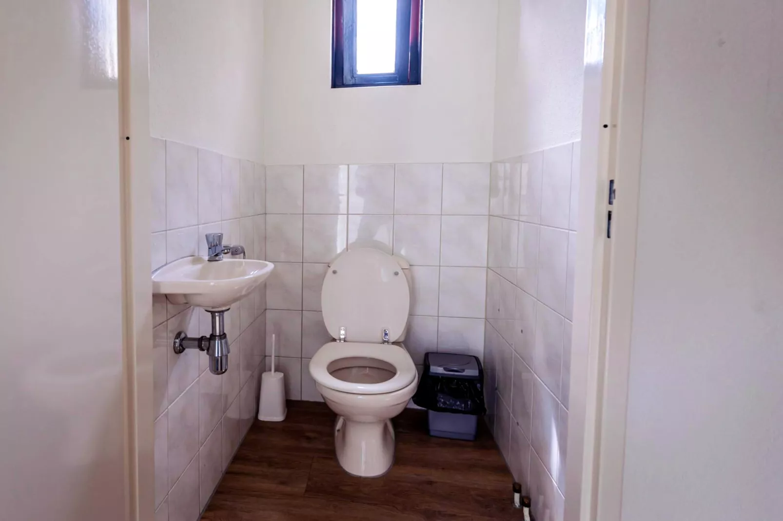 8 - Persons Family bungalow - Badkamer