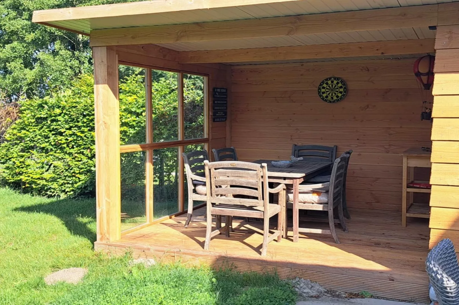 6 - Person Forest Pet & Family Bungalow - Terrasbalkon