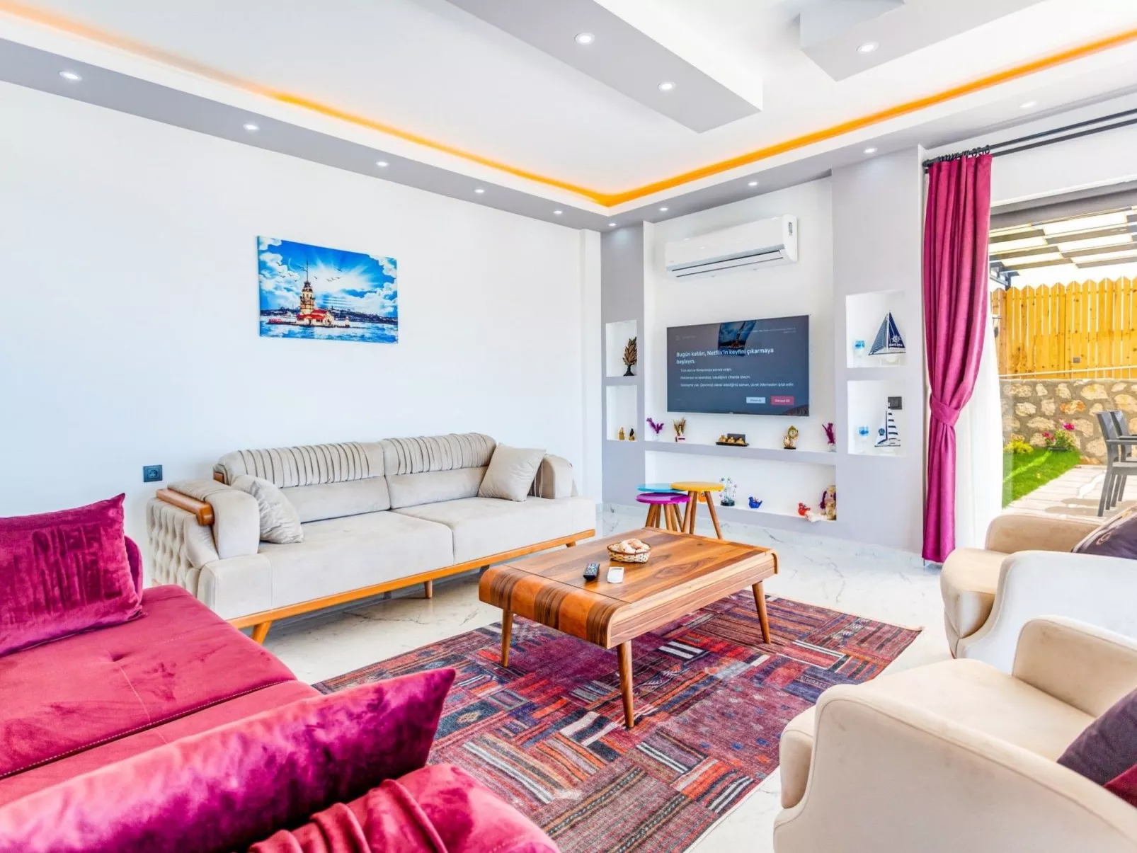 Villa Bajon mit Infinitypool und Meerblick - Binnen