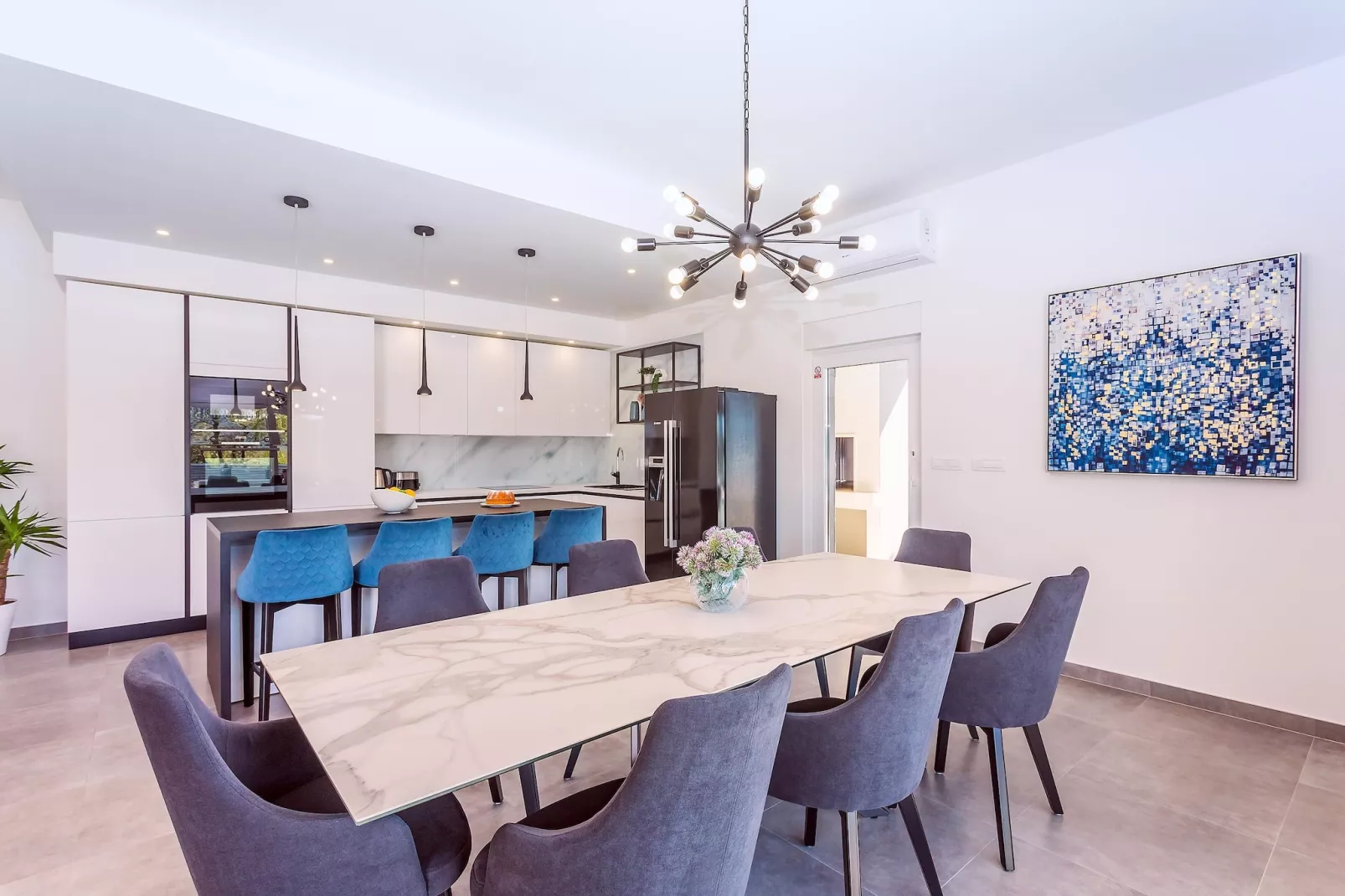 VILLA CASA MIA LUXURY RETREAT WITH SWIMMING POOL - Eetkamer