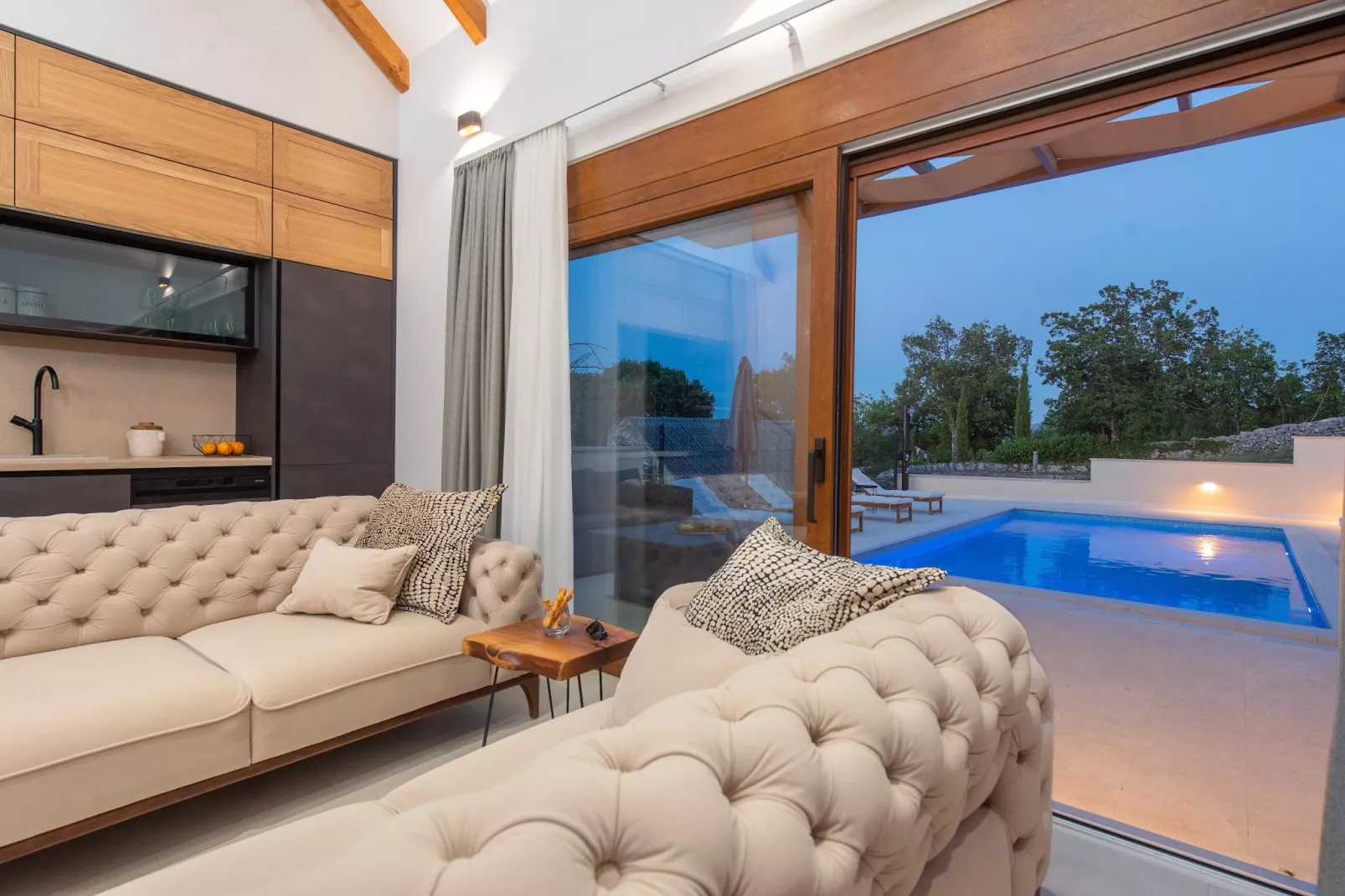 UNIQUE VILLA PIETRA - Woonkamer