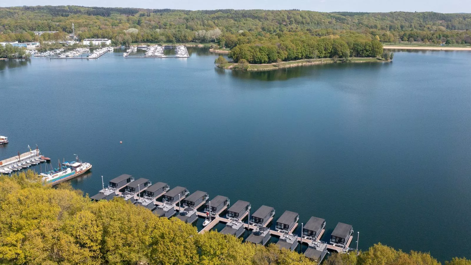 Floating in Limburg - rooftop