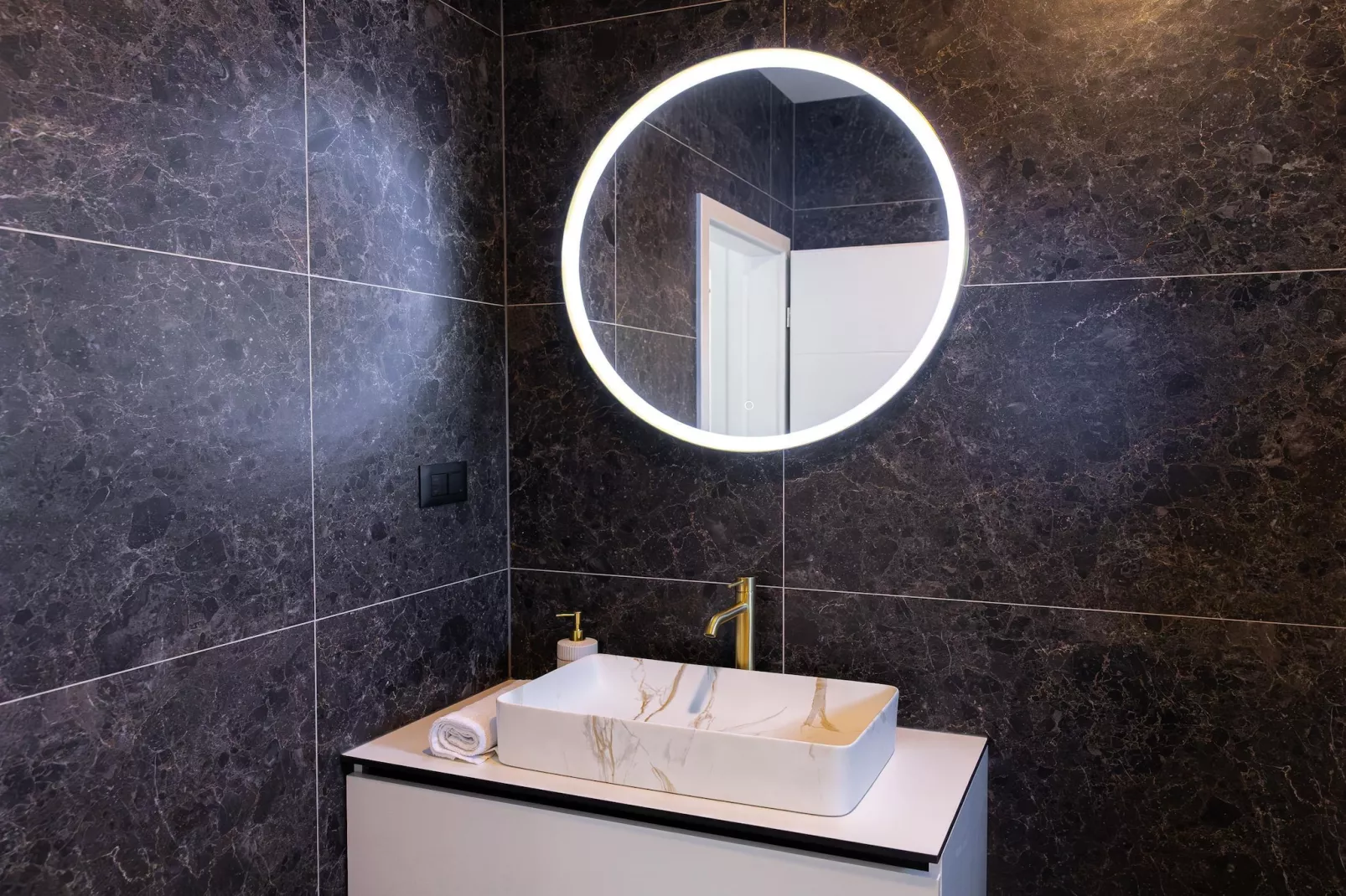 HOLIDAY HOME NENA - Badkamer