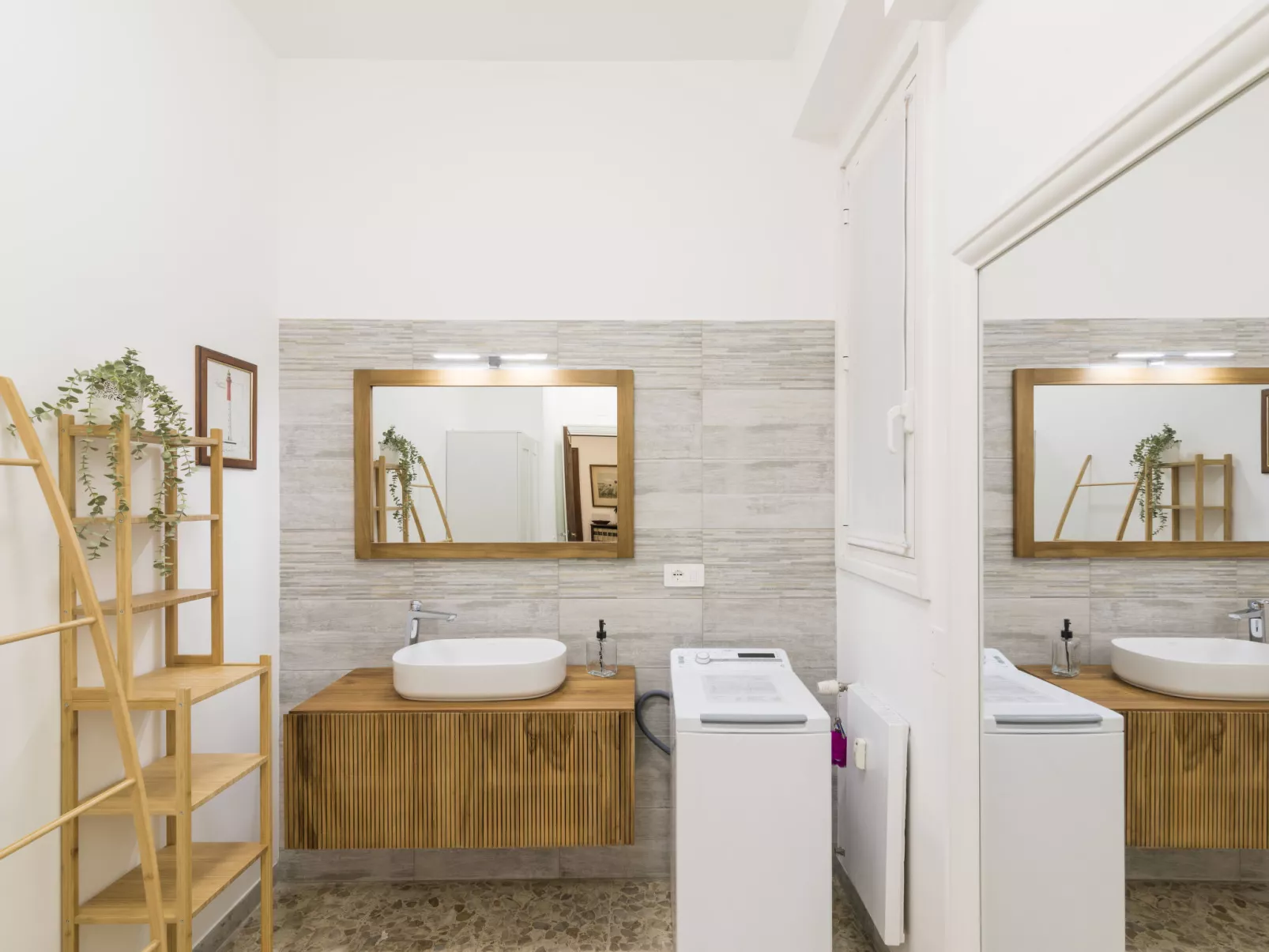 AMP Vatican Home - Binnen