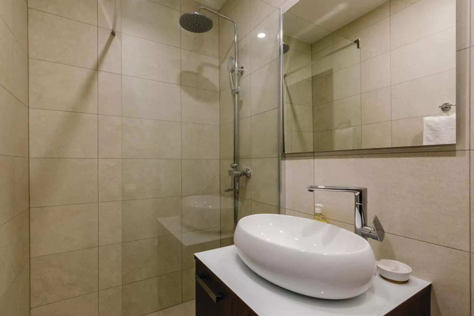 HOLIDAY HOUSE STONE BLISS - Badkamer