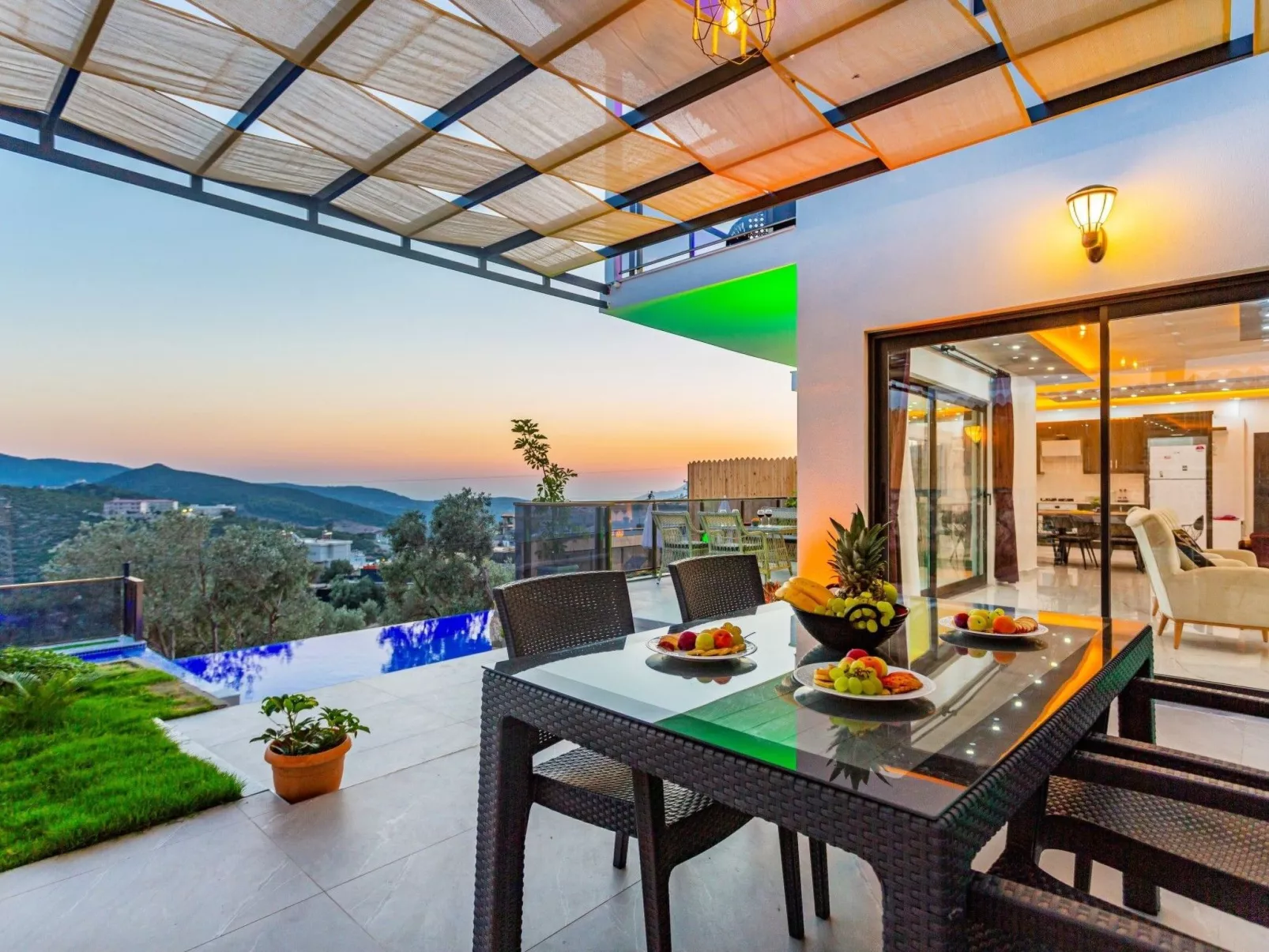 Villa Bajon mit Infinitypool und Meerblick - Buiten
