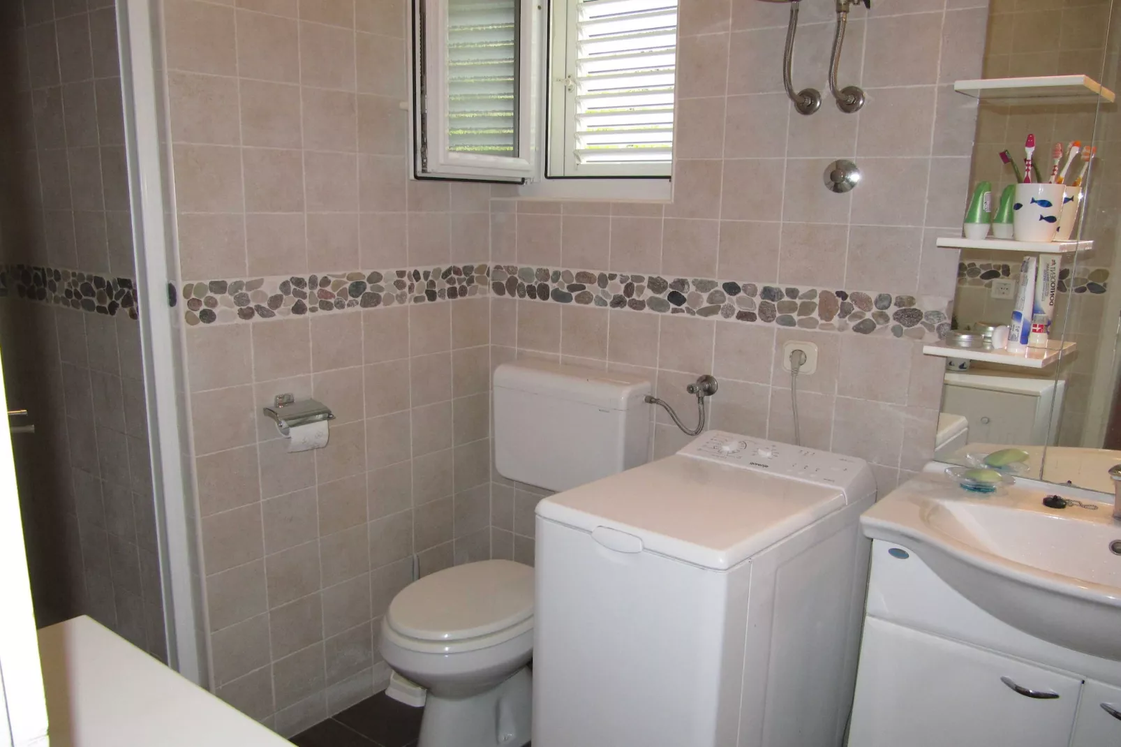 Beach House Nono - Four Bedroom Villa with Swimming Pool - Badkamer