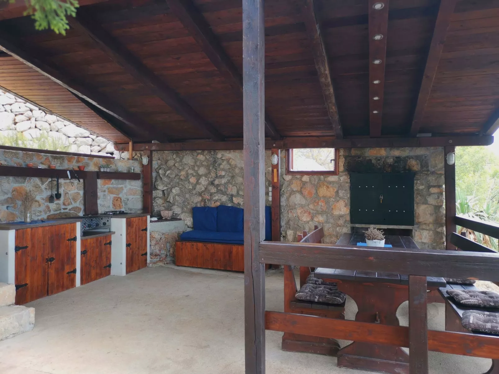 Mit Pool in Lukovo Sugarje - Binnen